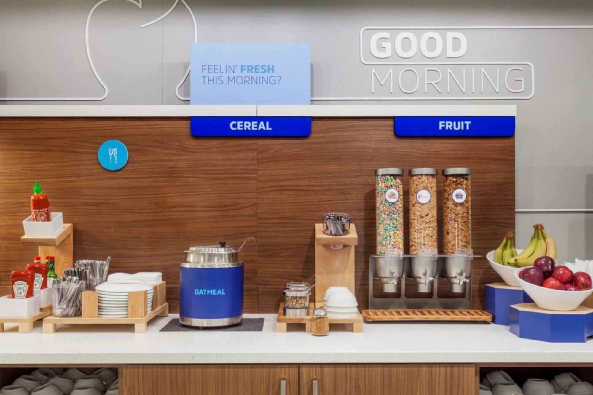 Holiday Inn Express & Suites Austin Airport East By Ihg Extérieur photo