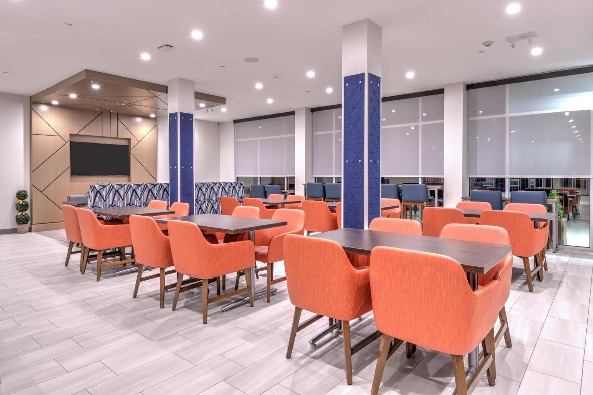 Holiday Inn Express & Suites Austin Airport East By Ihg Extérieur photo