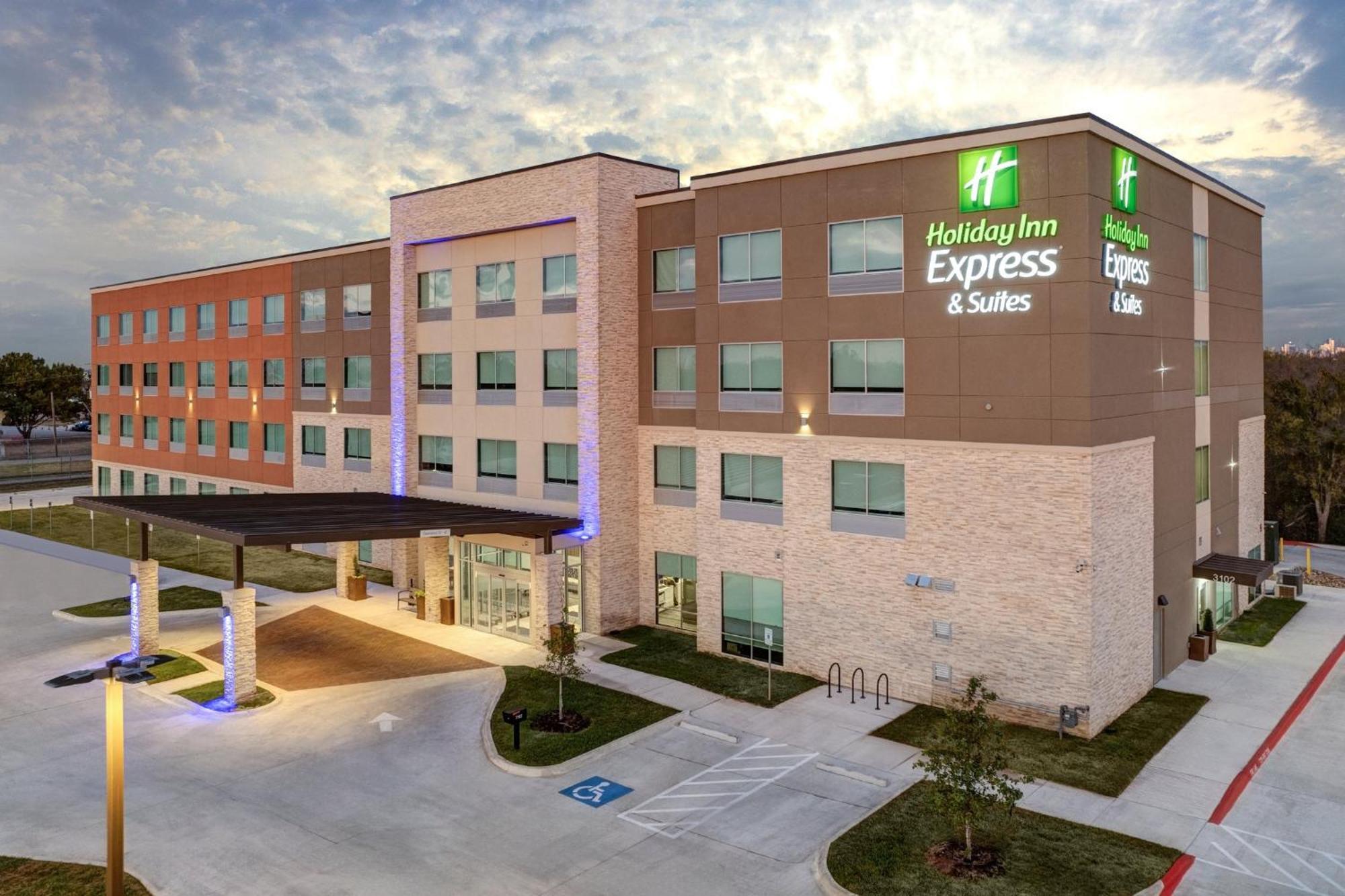 Holiday Inn Express & Suites Austin Airport East By Ihg Extérieur photo