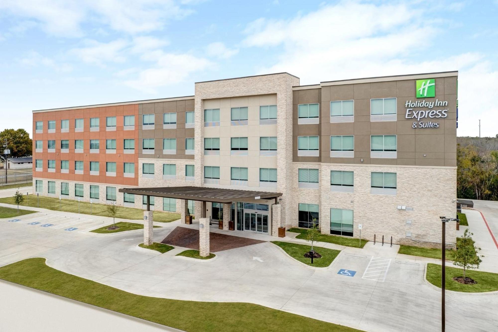 Holiday Inn Express & Suites Austin Airport East By Ihg Extérieur photo