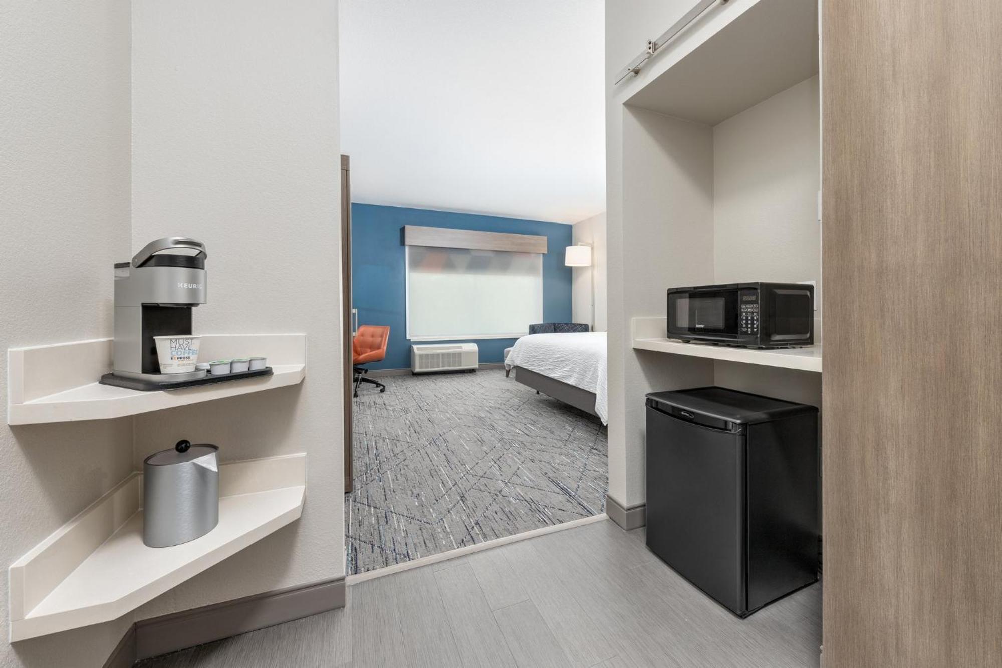 Holiday Inn Express & Suites Austin Airport East By Ihg Extérieur photo